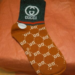 Gucci Men's Green and Tan Patterned Socks